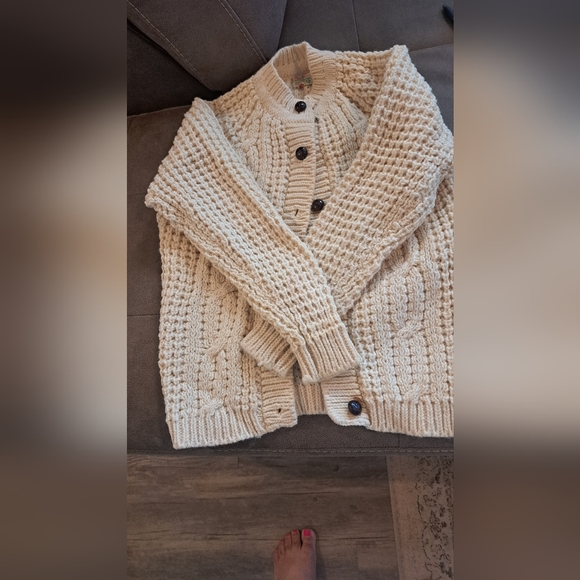 Cozy Cream Cable Knit Cardigan - Picture 6 of 8